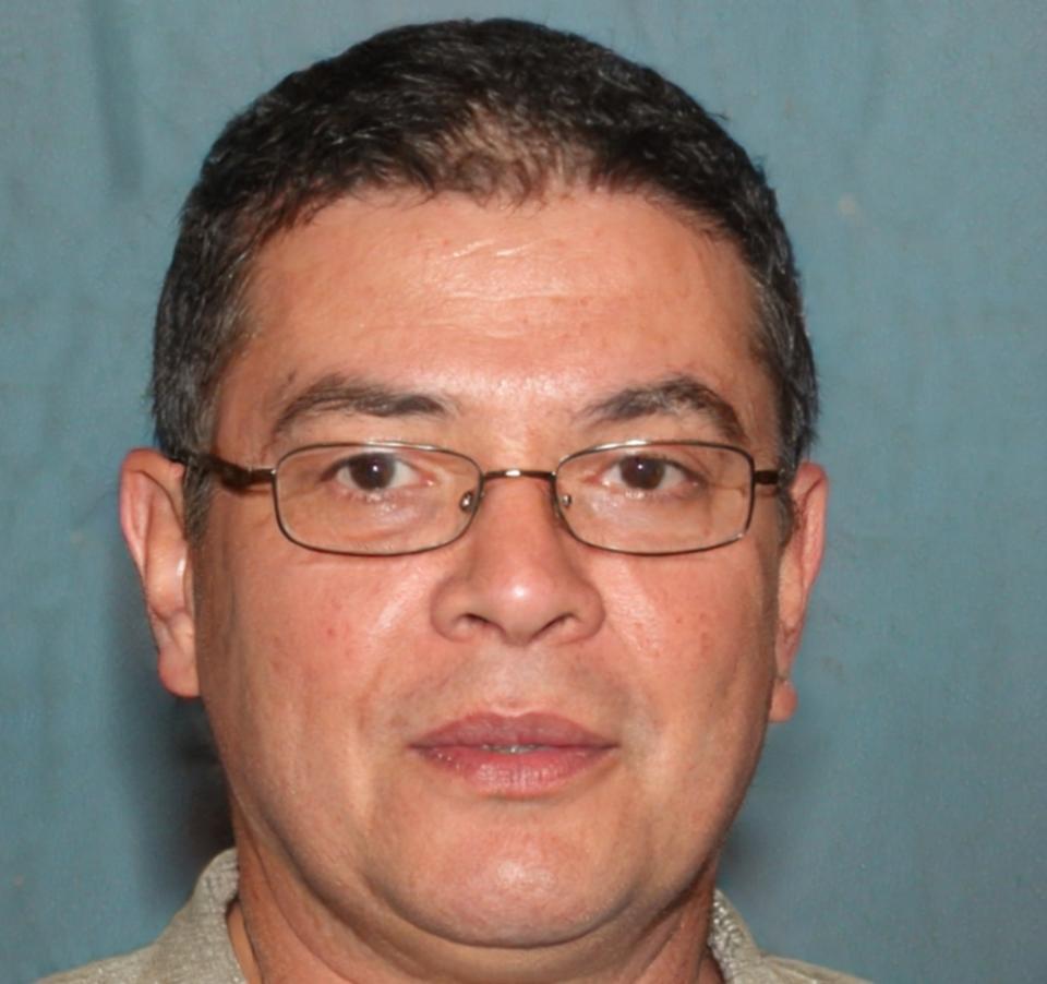 Portrait de Laurent Mercier, analyste financier spécialisé dans les comparaisons sectorielles